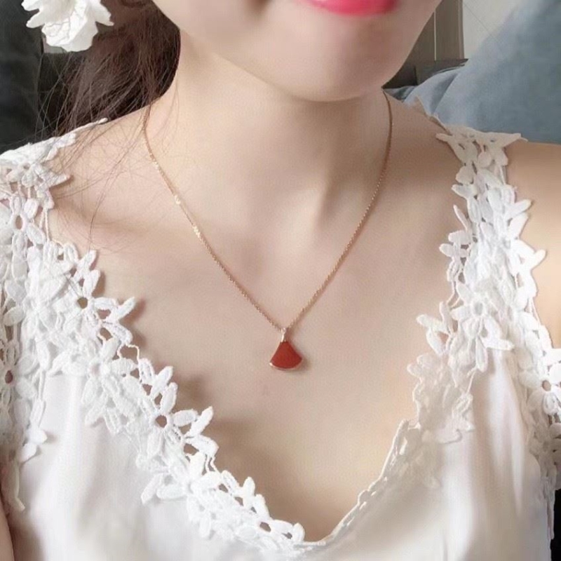 Bv1g*ai necklaces
